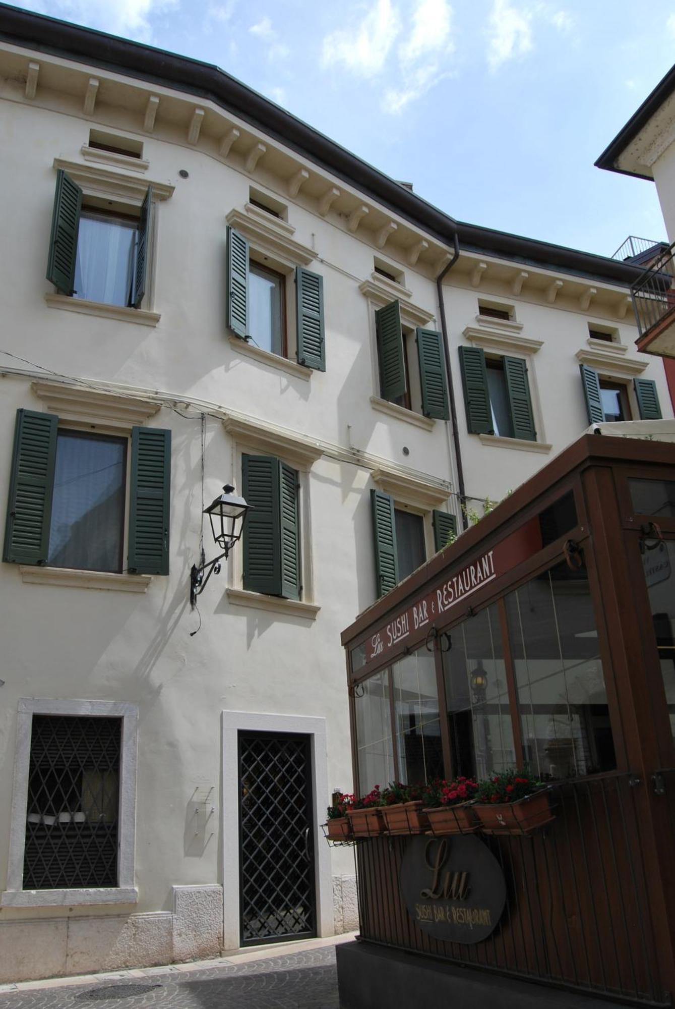 Attic 1 Centro Storico Apartment Peschiera del Garda Exterior photo